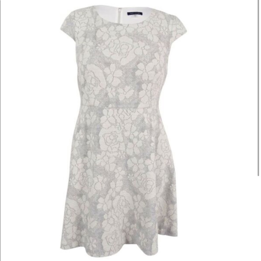 Adorable Floral Metallic Dress 💟